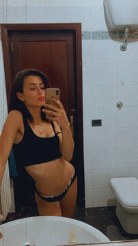 Public Photo of Nothotgirl